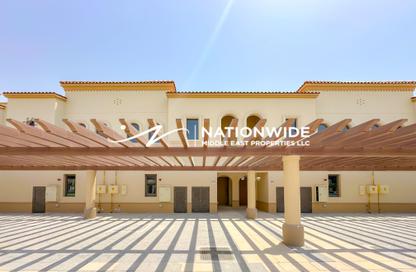 Townhouse - 2 - 3 for rent in Bloom Living - Zayed City (Khalifa City C) - Khalifa City - Abu Dhabi
