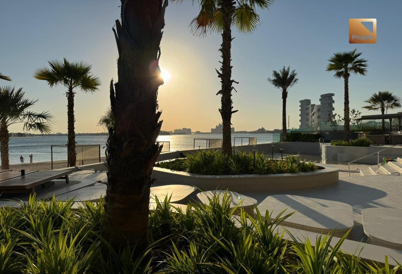 Private Beach I Luxury Living I Prime Unit photo 16