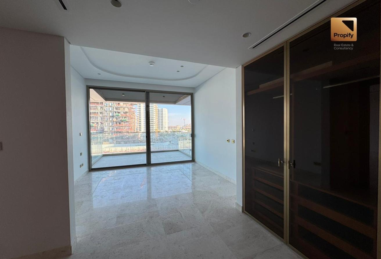 Private Beach I Luxury Living I Prime Unit photo 6