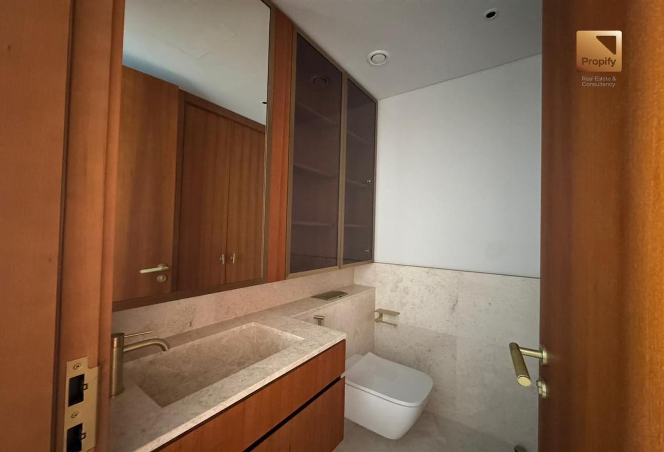 Private Beach I Luxury Living I Prime Unit photo 8
