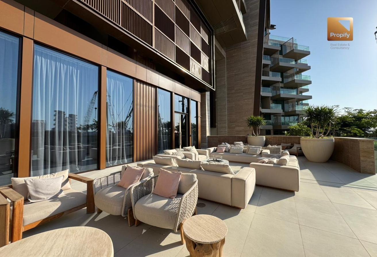 Private Beach I Luxury Living I Prime Unit photo 14