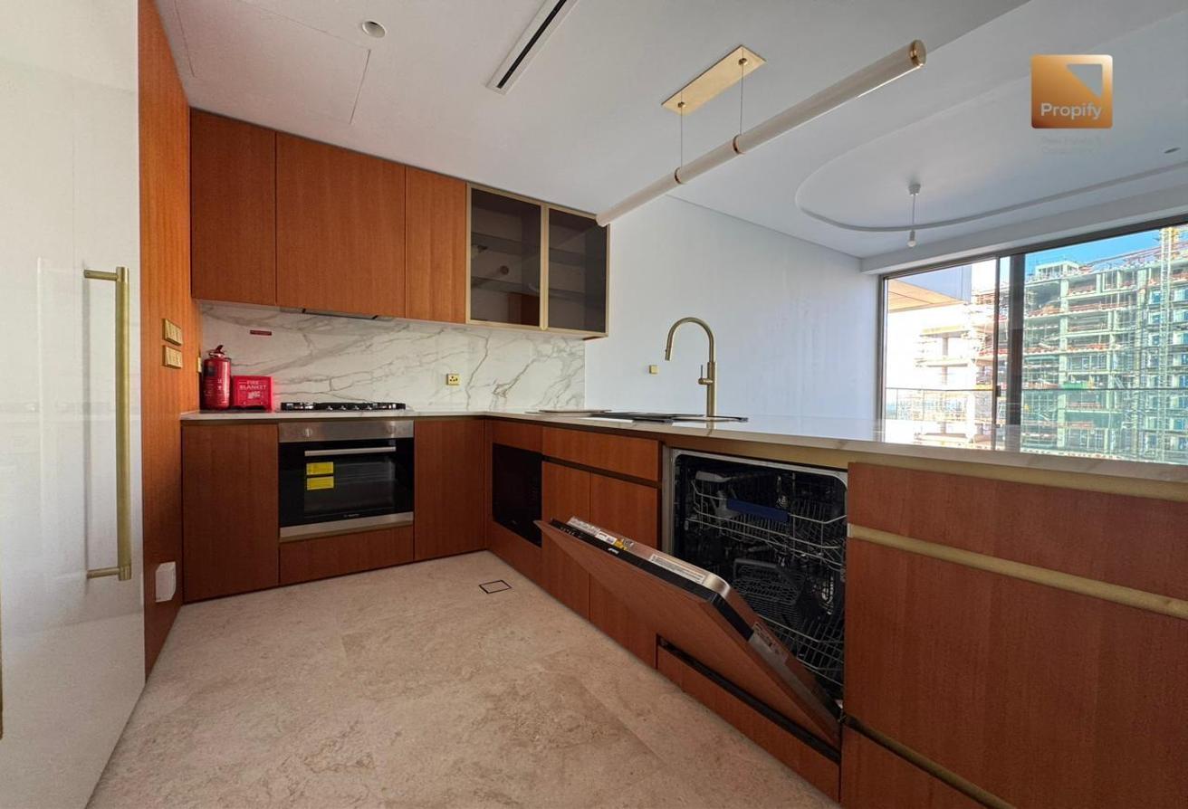 Private Beach I Luxury Living I Prime Unit photo 7