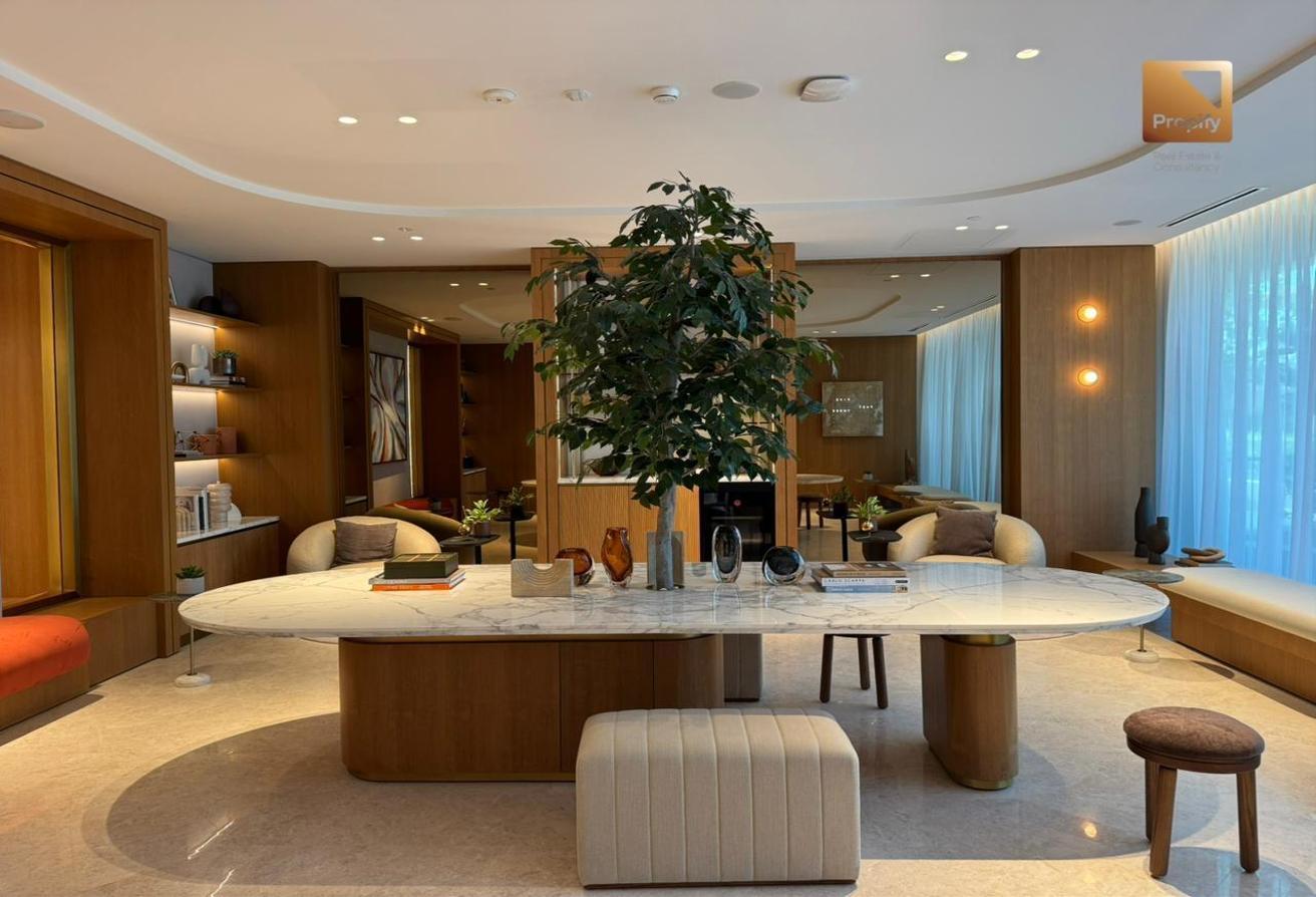 Private Beach I Luxury Living I Prime Unit photo 9