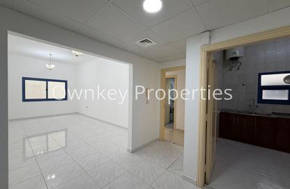 Apartment - 1 Bedroom - 2 Bathrooms for rent in Corniche Building - Umm Hurair 1 - Umm Hurair - Bur Dubai - Dubai