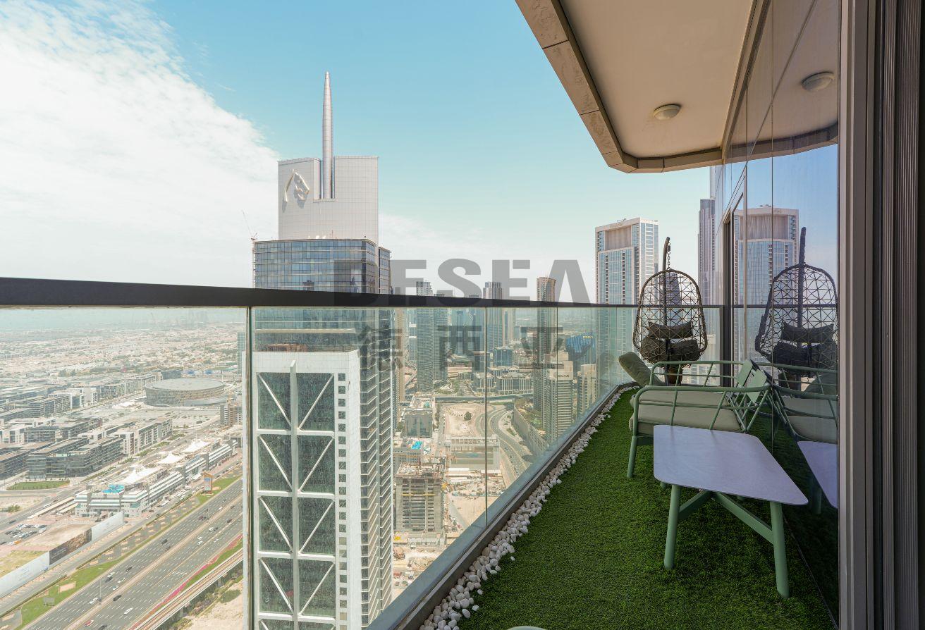 Furnished | City Skyline Views | Modern Layout