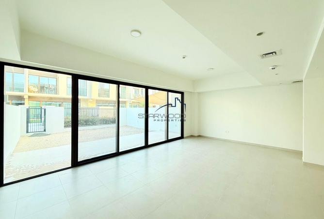 Brand New | Next to Pool and Park | Middle Kitchen
