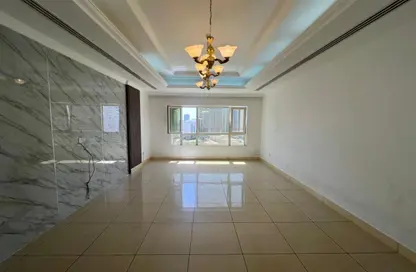 Penthouse - 5 Bedrooms - 6 Bathrooms for rent in Thuraya Al Majaz Building - Al Majaz 3 - Al Majaz - Sharjah