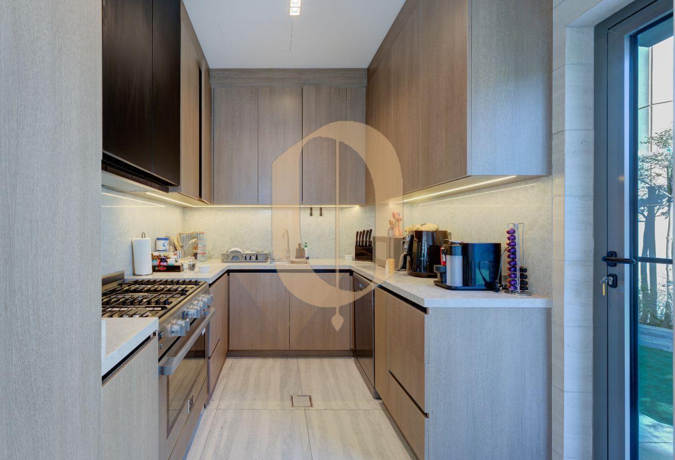 SIngle Row | Fully Furnished | Fully Upgraded photo 4