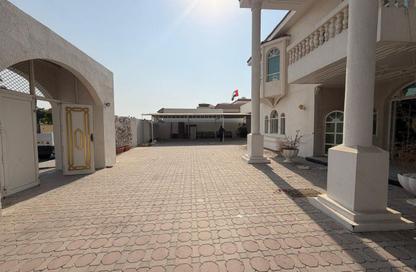 Villa - 7+ Bedrooms - 6 Bathrooms for rent in Al Tarfa - Mughaidir - Sharjah