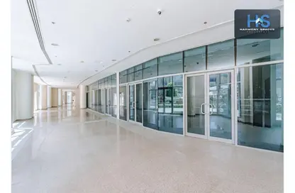 Shop - Studio - 2 Bathrooms for rent in Bay Central 3 - Dubai Marina - Dubai