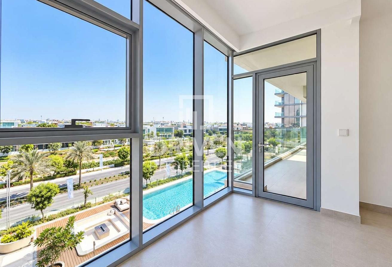 Pool and Villa View | Maids | Prime Parking Spot photo 2