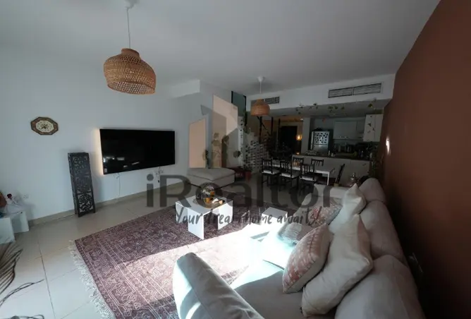 151913975 - Property Image 3