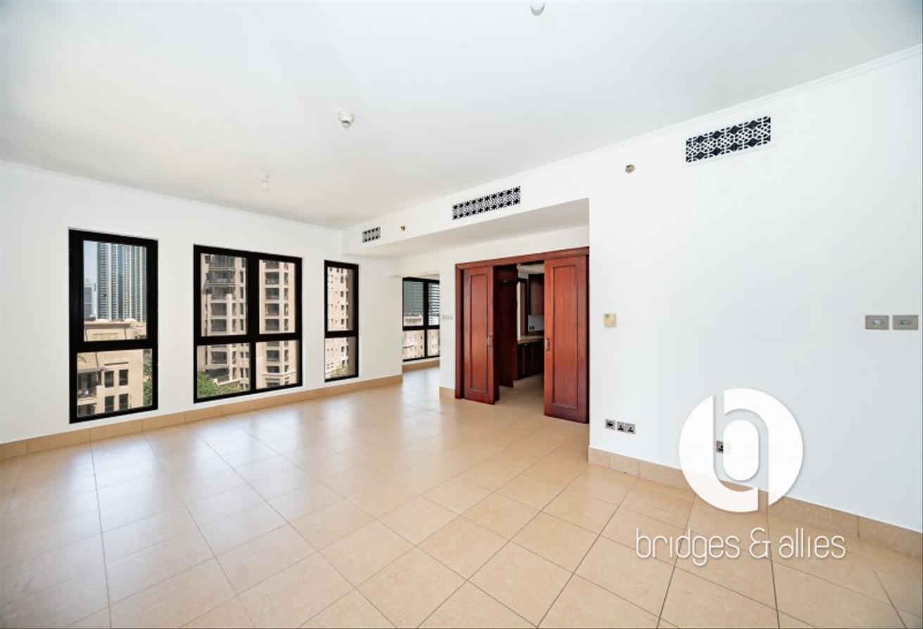 BURJ VIEW | HUGE 3 BEDS + MAID | AVAILABLE photo 3