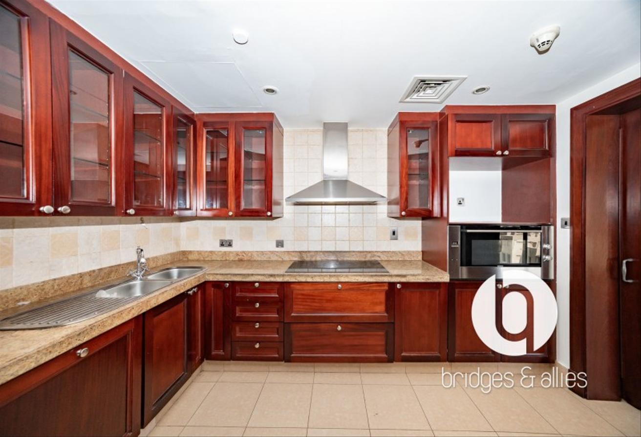 BURJ VIEW | HUGE 3 BEDS + MAID | AVAILABLE photo 5