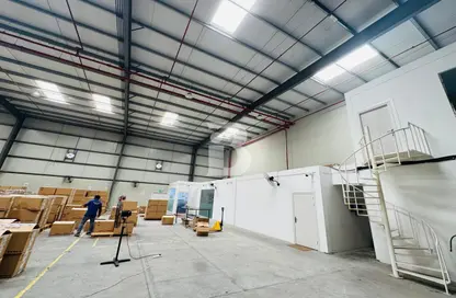 Warehouse - Studio for rent in Dubai Investment Park (DIP) - Dubai