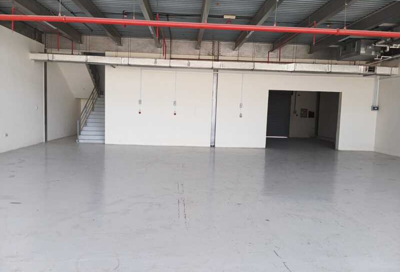 AMAZING SHOWROOM | NEAR METRO |READY FOR OCCUPANCY