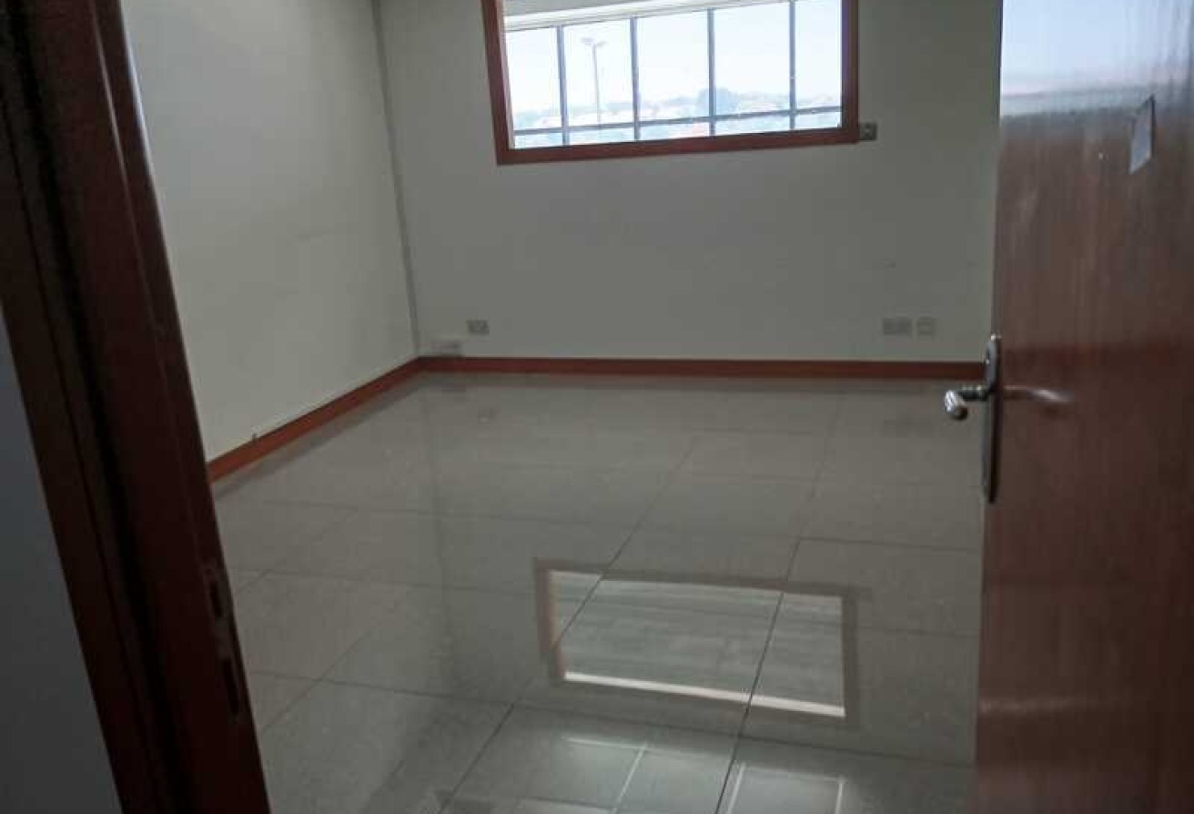 AMAZING SHOWROOM | NEAR METRO |READY FOR OCCUPANCY gallery image