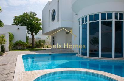 Villa - 5 Bedrooms - 6 Bathrooms for rent in Jumeirah 1 Villas - Jumeirah 1 - Jumeirah - Dubai