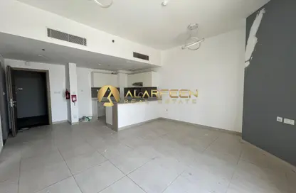 Apartment - 1 Bedroom - 2 Bathrooms for rent in La Perla Blanca - District 15 - Jumeirah Village Circle - Dubai