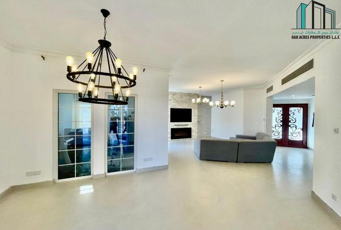 Upgraded 4 Bedroom +Maids Villa | Prime Location photo 2