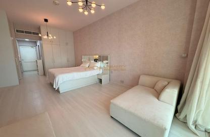 Apartment - Studio - 1 for rent in Palm Views East - Palm Views - Palm Jumeirah - Dubai