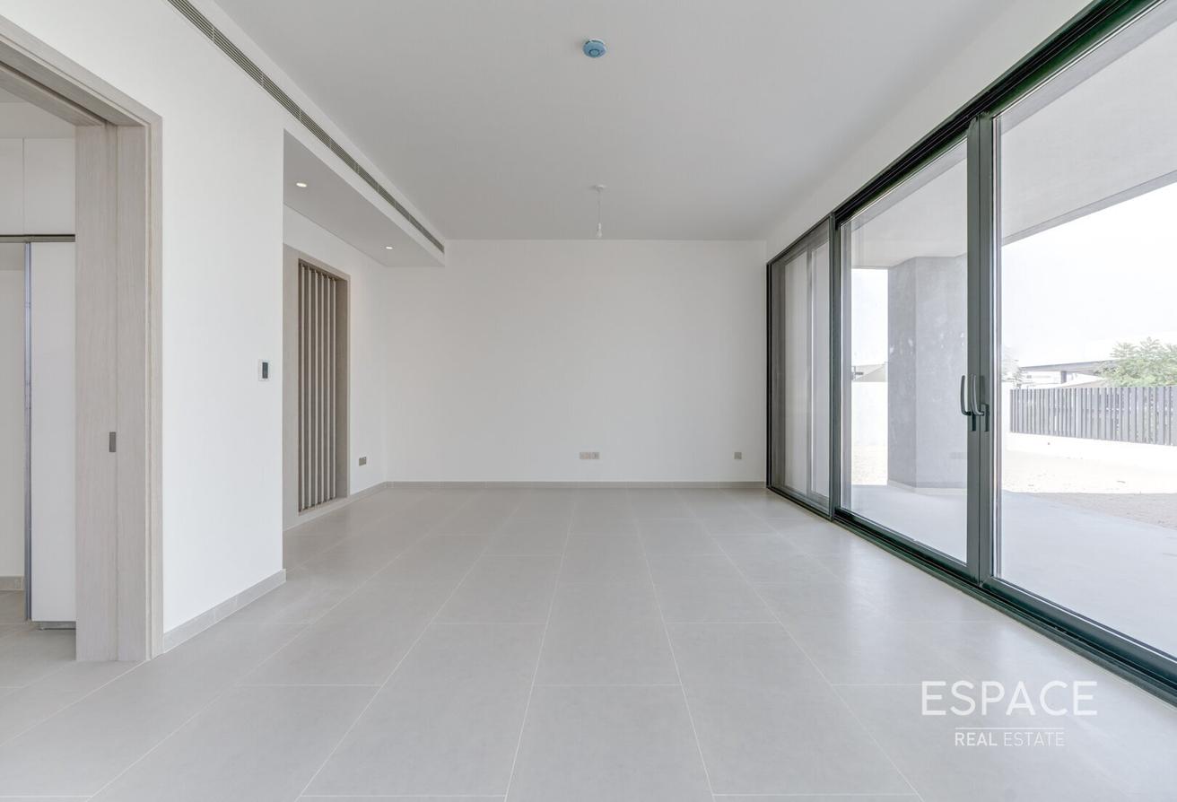 6 Bedrooms l Park Backing l Elevator l Penthouse photo 6