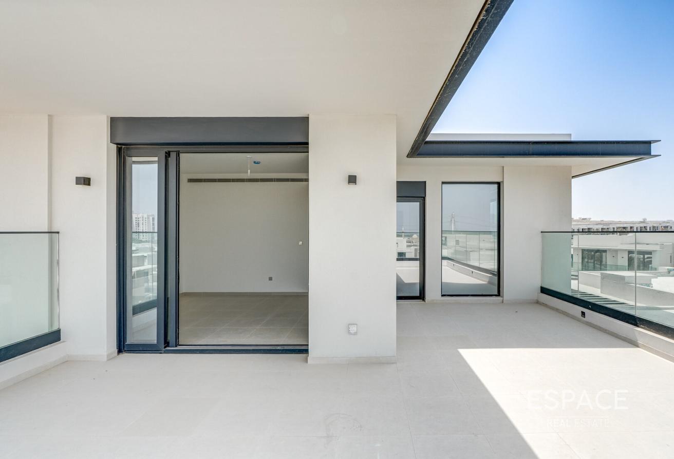6 Bedrooms l Park Backing l Elevator l Penthouse photo 20