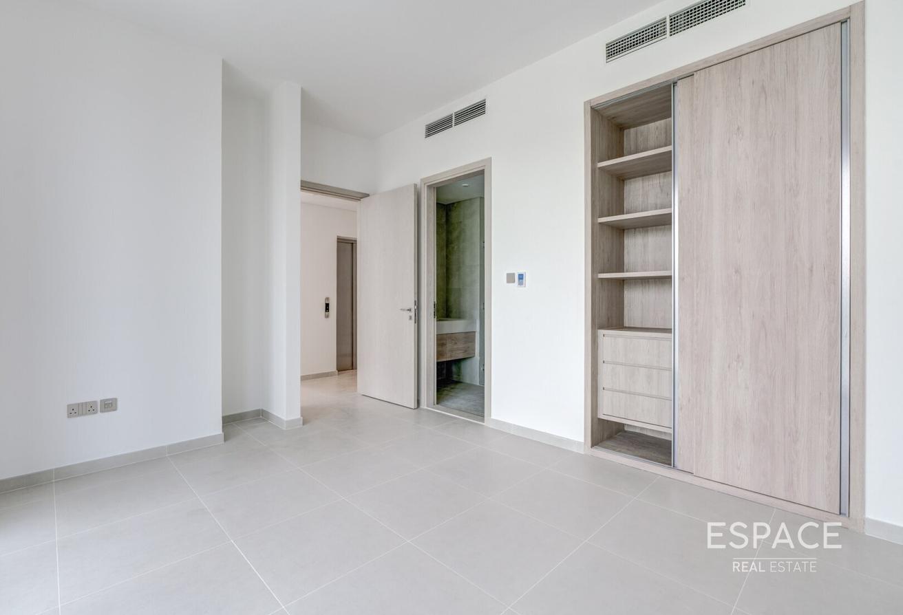 6 Bedrooms l Park Backing l Elevator l Penthouse photo 17