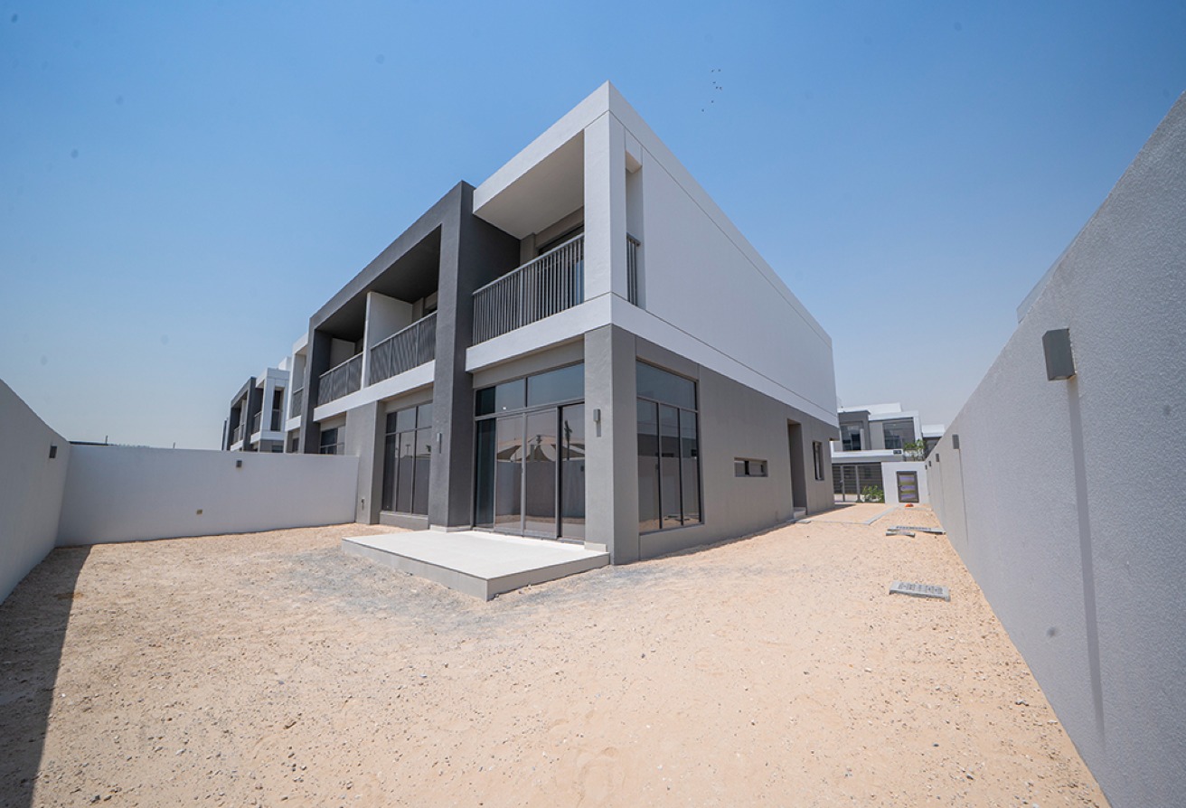 Genuine Seller|Spacious| 5BR +Maid| Green PatcH