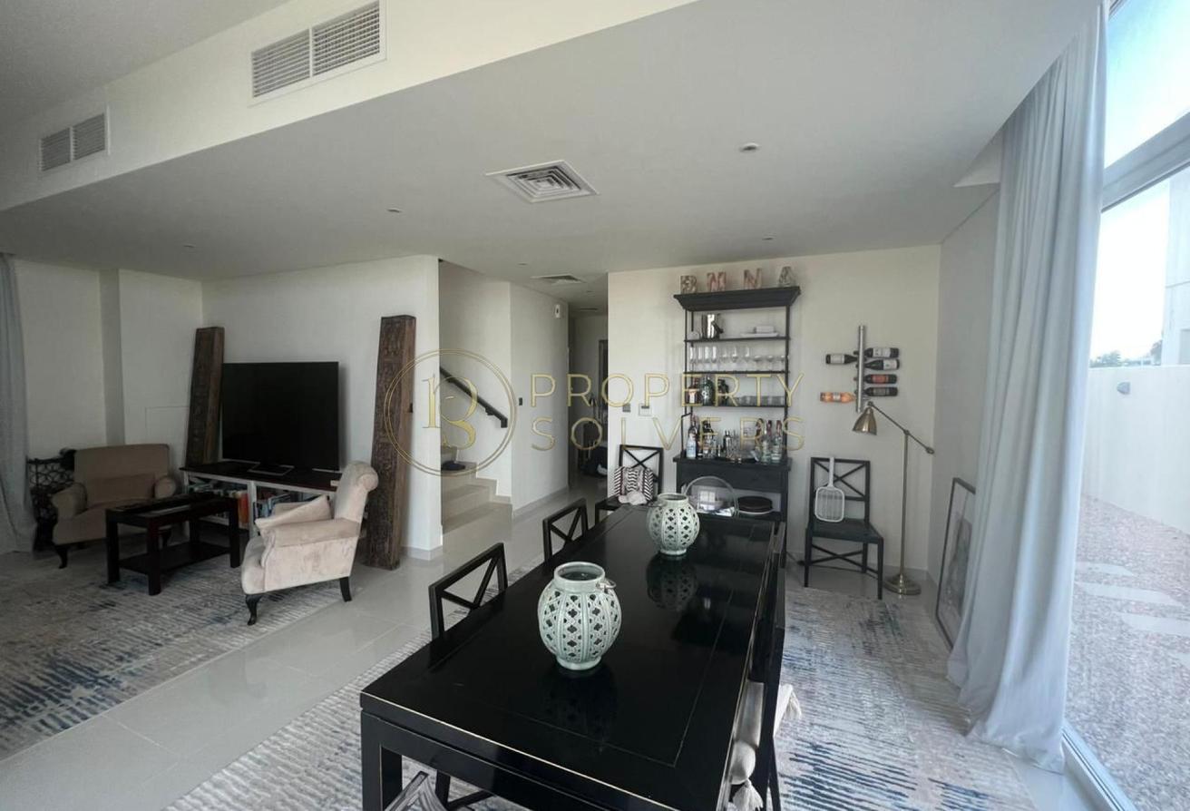 Spacious 6BR Villa | Single Row | Prime Location photo 7