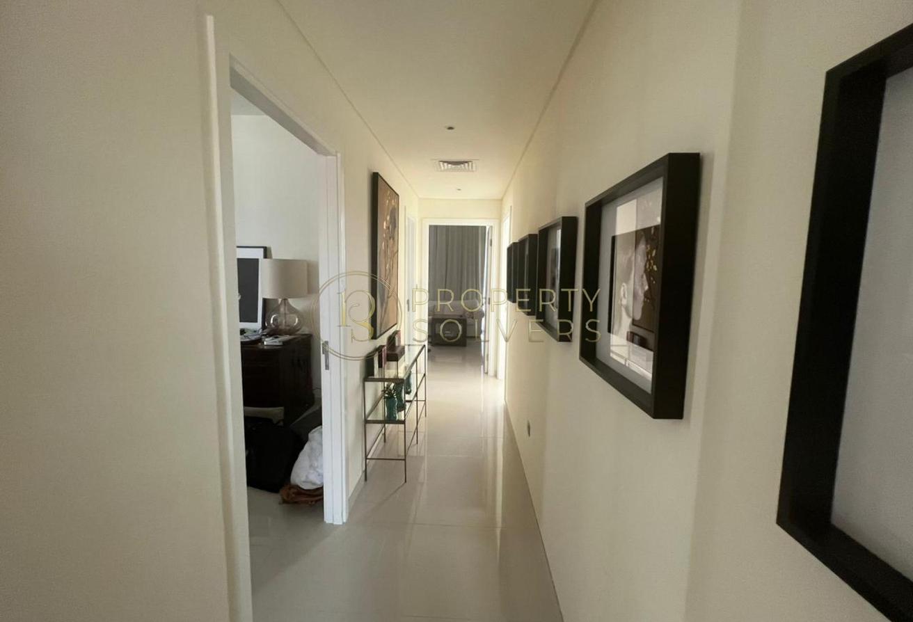 Spacious 6BR Villa | Single Row | Prime Location photo 16