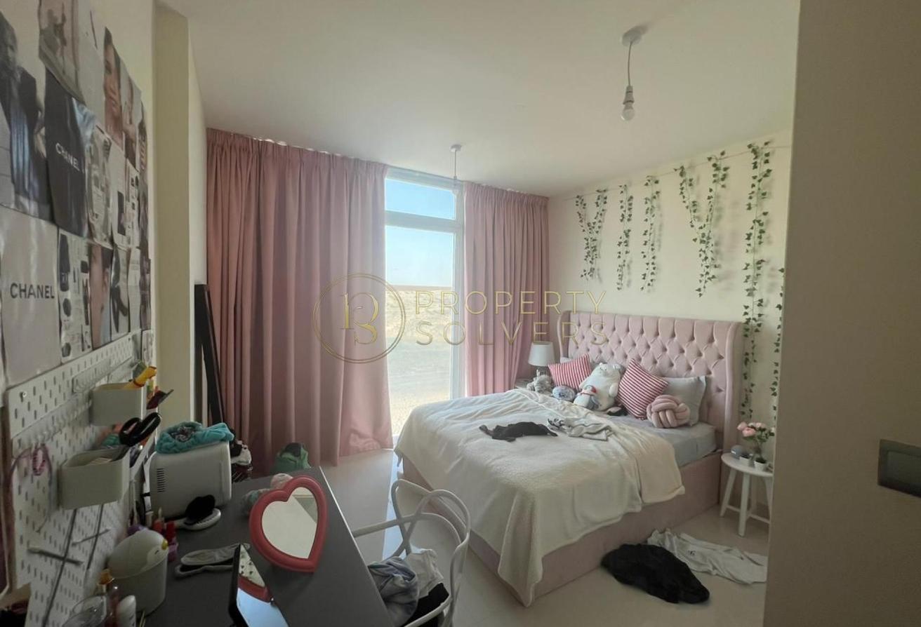 Spacious 6BR Villa | Single Row | Prime Location photo 14