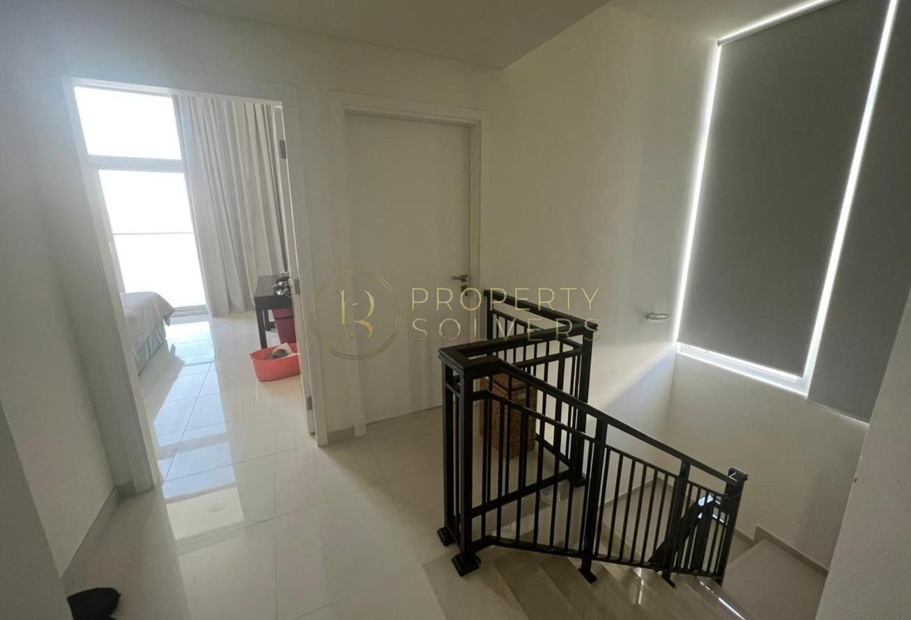 Spacious 6BR Villa | Single Row | Prime Location photo 17