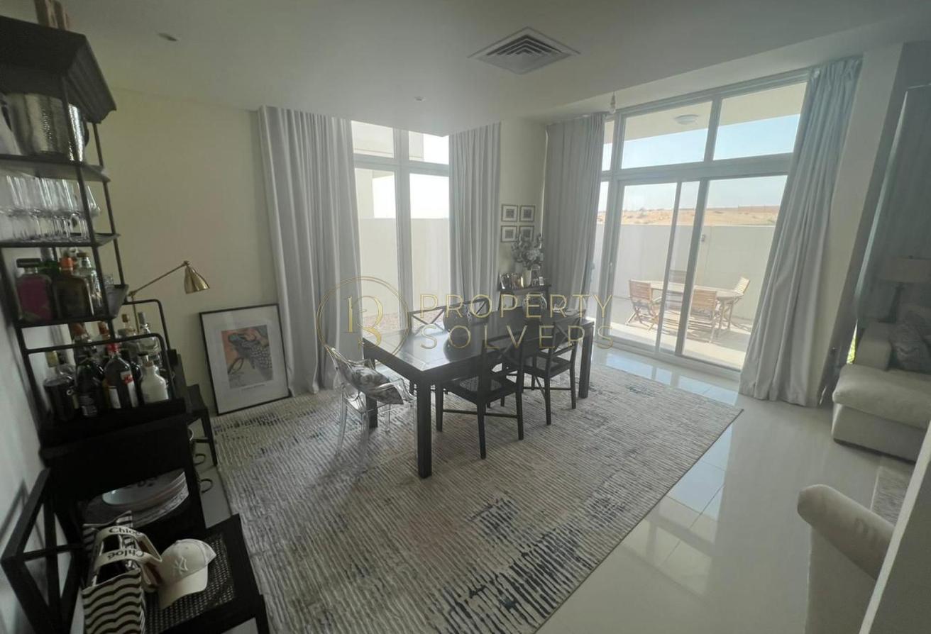 Spacious 6BR Villa | Single Row | Prime Location photo 5