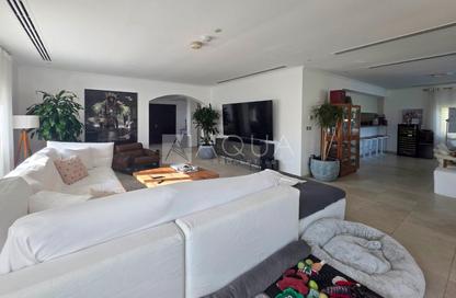 Villa - 3 Bedrooms - 4 Bathrooms for rent in Legacy Large - Legacy - Jumeirah Park - Dubai
