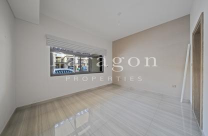 Townhouse - 4 - 3 for rent in Silver Springs 1 - Silver Springs - Damac Hills - Dubai Townhouse - 4 - 3 for rent in Silver Springs 1 - Silver Springs - Damac Hills - Dubai