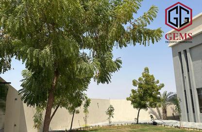 Villa - 5 - 6 for rent in Al Aweer 1 - Al Aweer - Dubai