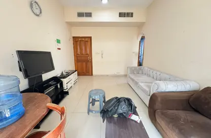 Apartment - 1 Bedroom - 1 Bathroom for rent in Bu Tina - Al Sharq - Sharjah