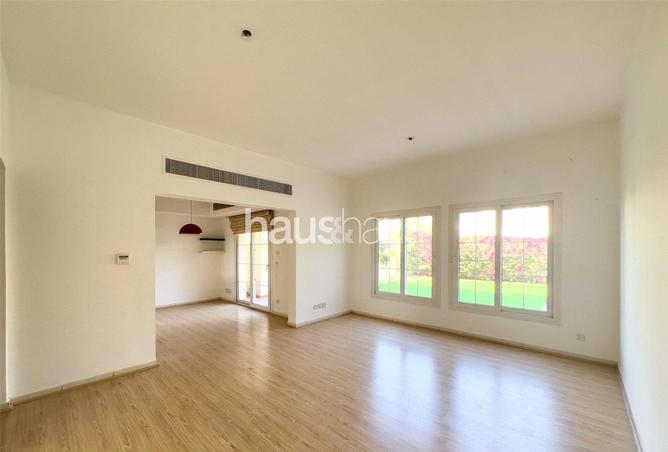 53163754 - Property Image 2