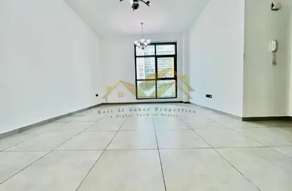 Apartment - 1 Bedroom - 2 Bathrooms for rent in Jumeirah Garden City - Al Satwa - Dubai