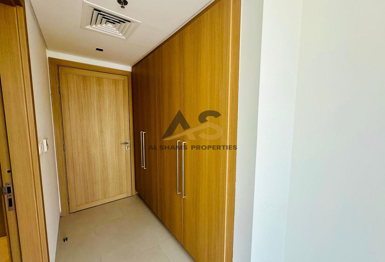 Huge Terrace + One Month Free | Ready To Move 1BR photo 6
