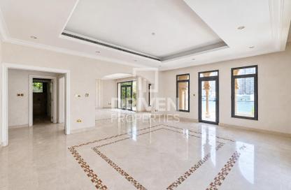 Villa - 5 - 6 for rent in Palm Jumeirah Frond A - Palm Jumeirah - Dubai Villa - 5 - 6 for rent in Palm Jumeirah Frond A - Palm Jumeirah - Dubai