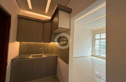 Apartment - Studio - 1 for rent in Al Rawdha Residence C98 - Rawdhat Abu Dhabi - Abu Dhabi