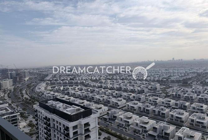 طابق عالي - جديد بالكامل - إطلالة على فيلات العنوان