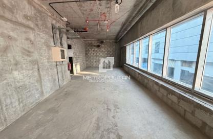 Office Space - Studio for sale in The Binary Tower - Business Bay - Dubai