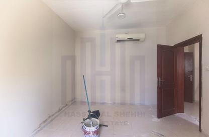 Apartment - 2 - 2 for rent in Fire Station Road - Muwaileh - Sharjah