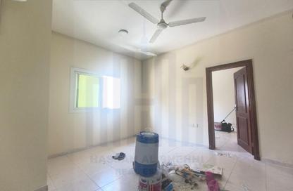 Apartment - 2 - 2 for rent in Fire Station Road - Muwaileh - Sharjah