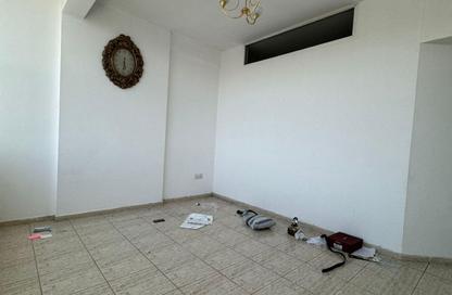 Apartment - 1 Bedroom - 1 Bathroom for rent in Yasmeen Tower - Al Majaz 2 - Al Majaz - Sharjah