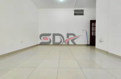 Apartment - 2 Bedrooms - 2 Bathrooms for rent in Habib Bank Tower - Muroor Area - Abu Dhabi