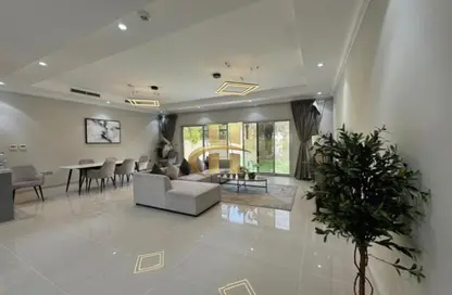 فيلا - 3 غرف نوم - 4 حمامات للايجار في منطقة 15 - قرية جميرا الدائرية - دبي